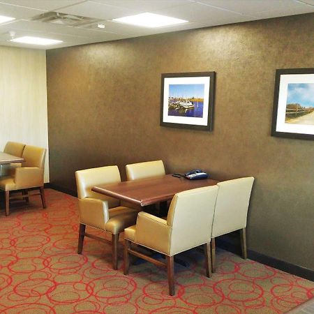 Inn At Hunters Run Watford City Экстерьер фото