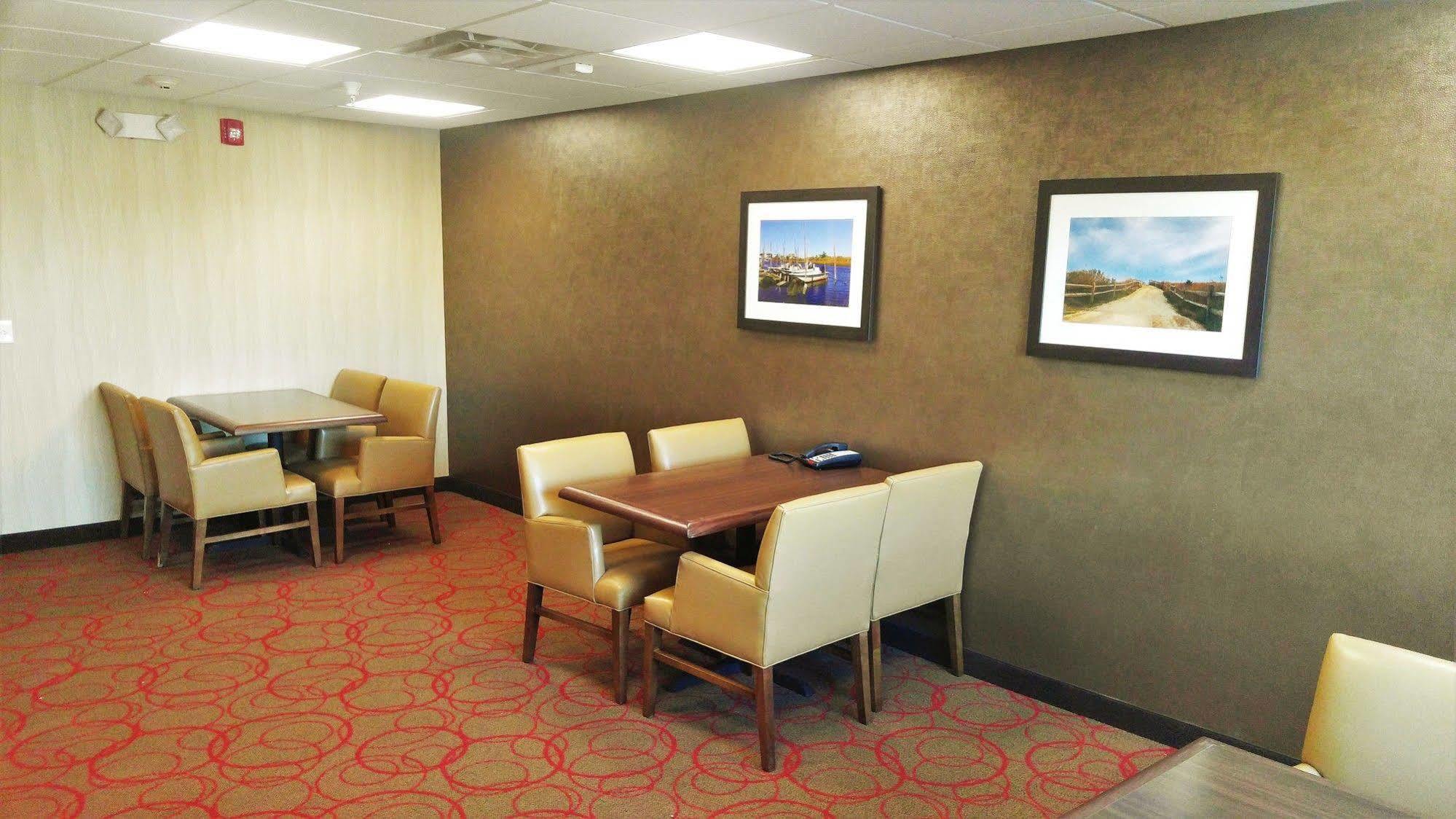 Inn At Hunters Run Watford City Экстерьер фото