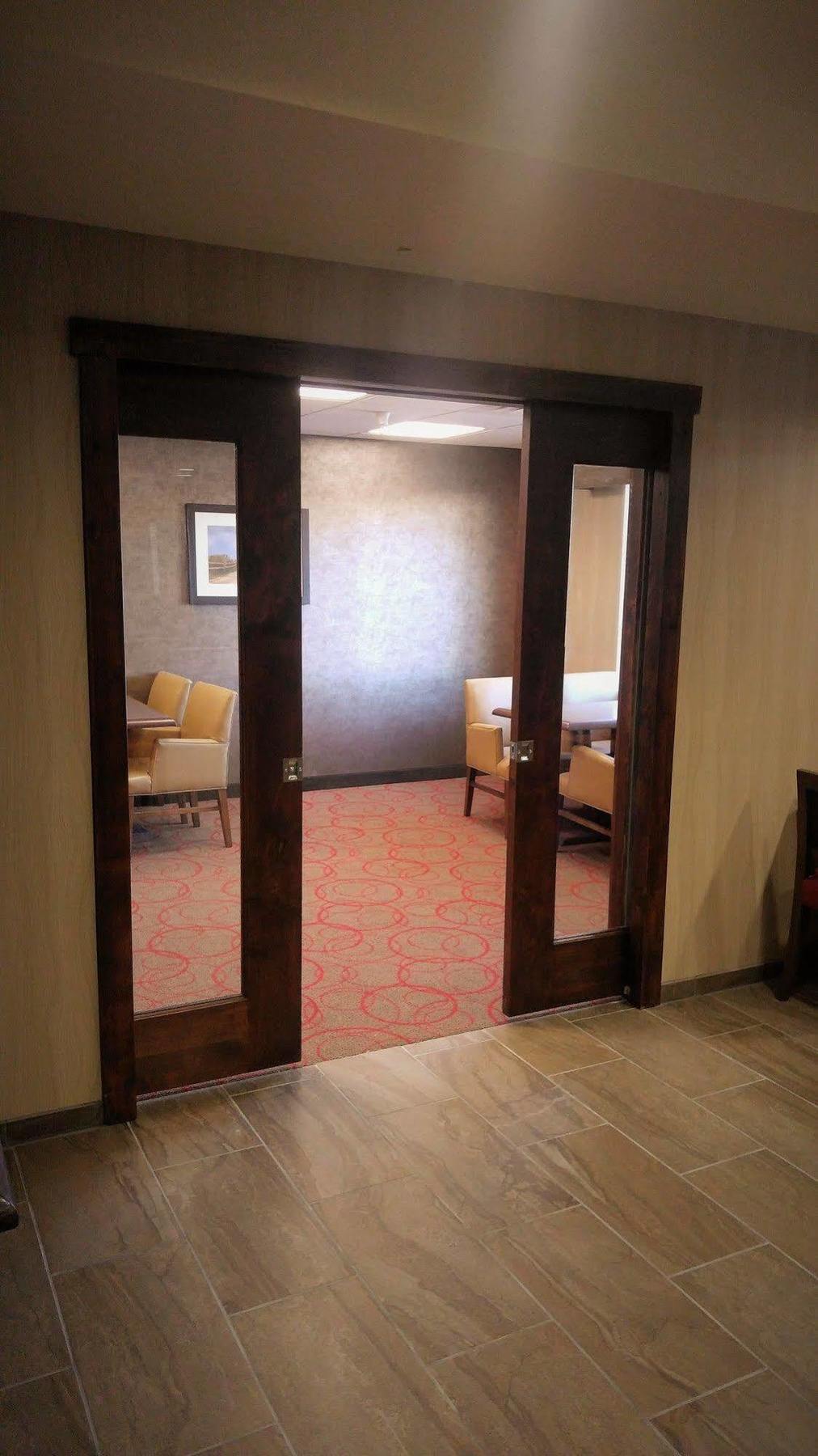 Inn At Hunters Run Watford City Экстерьер фото